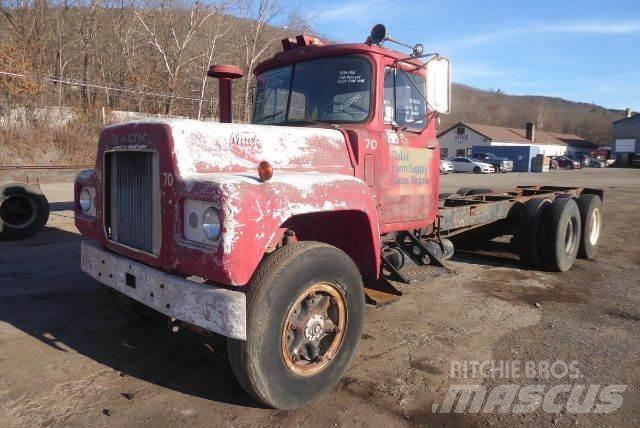 Mack R611 Chassier