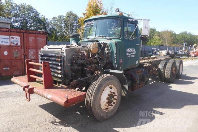 Mack RD688S Chassier