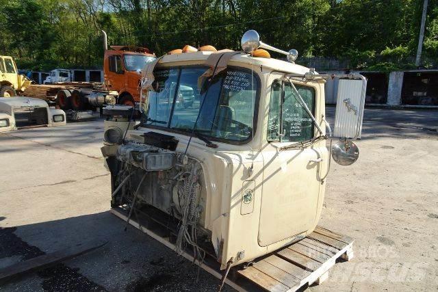 Mack RD690S Hytter och interiör