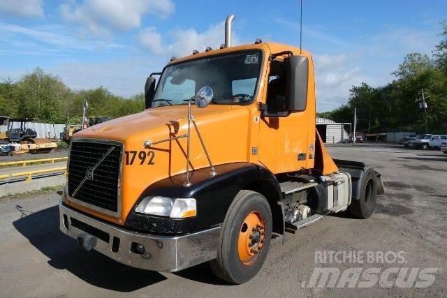 Volvo VNM42T Chassier