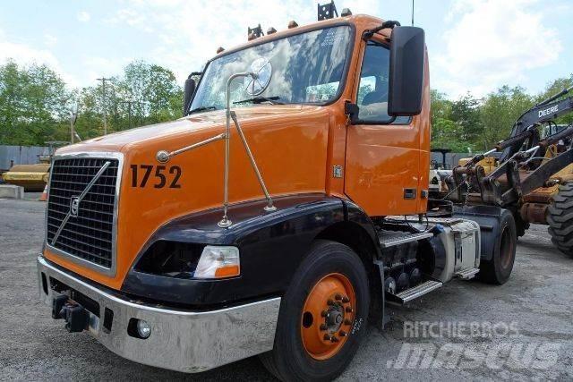 Volvo VNM42T Chassier