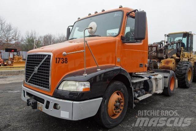 Volvo VNM42T Chassier