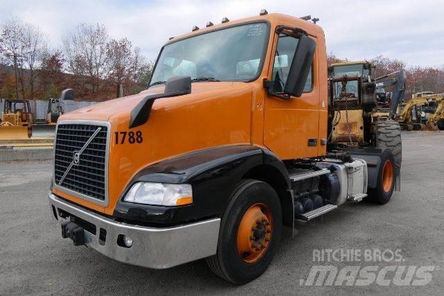 Volvo VNM42T Chassier