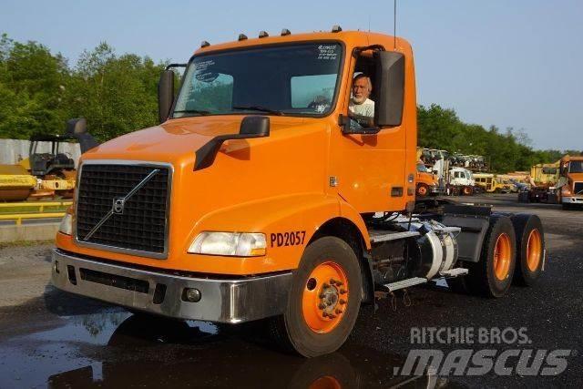 Volvo VNM64T Chassier