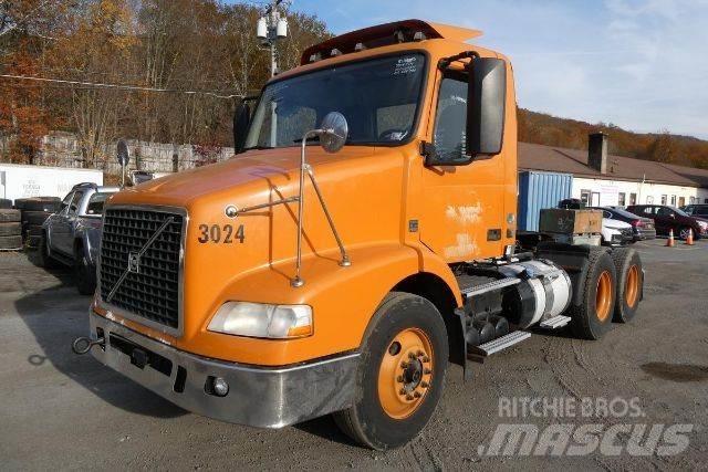 Volvo VNM64T Chassier