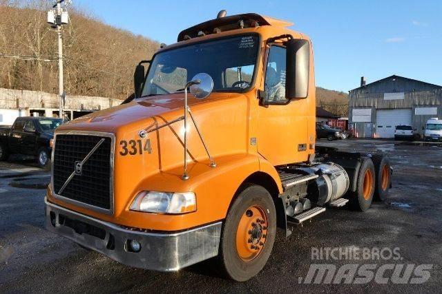Volvo VNM64T Chassier