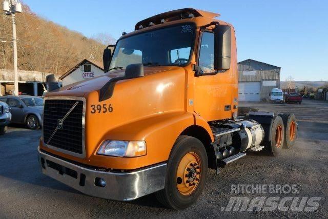 Volvo VNM64T Chassier
