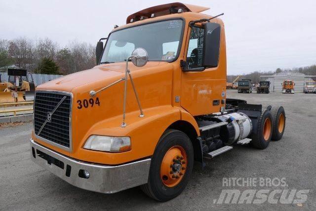 Volvo VNM64T Chassier