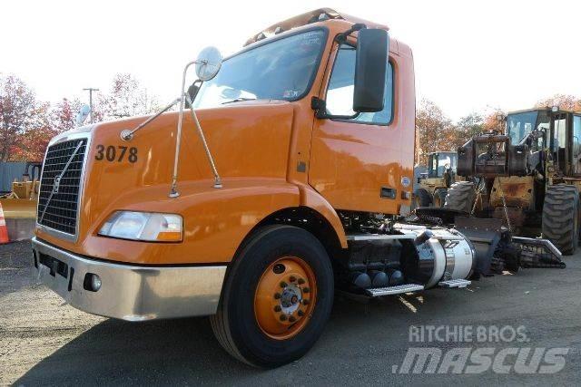 Volvo VNM64T Chassier