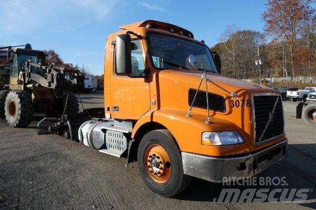 Volvo VNM64T Chassier