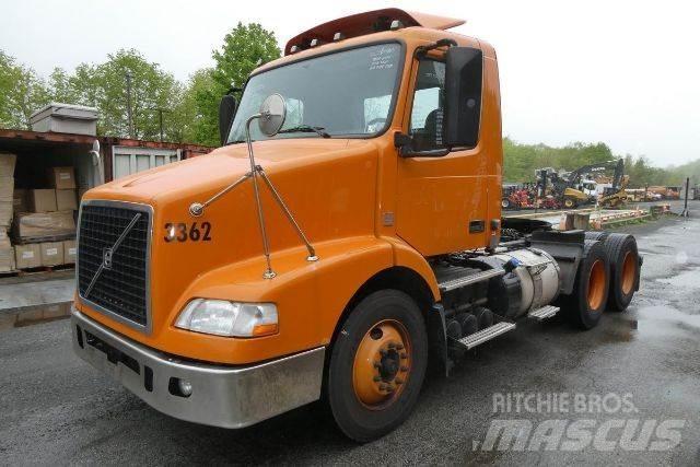 Volvo VNM64T Chassier