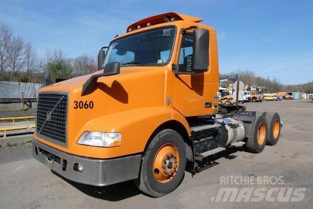 Volvo VNM64T Chassier