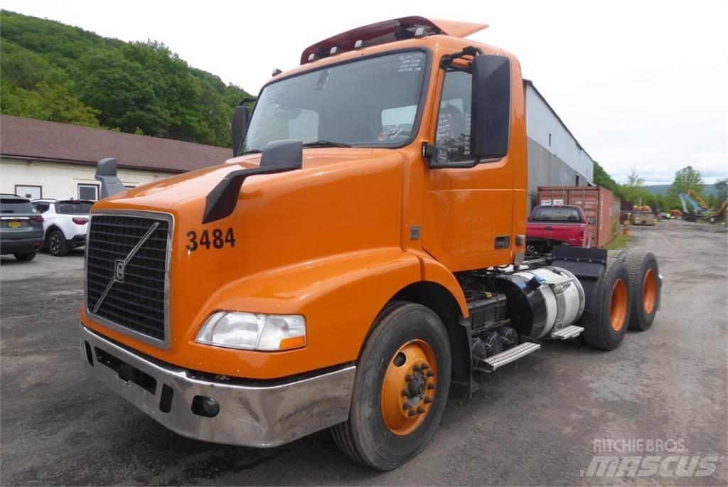 Volvo VNM64T Chassier