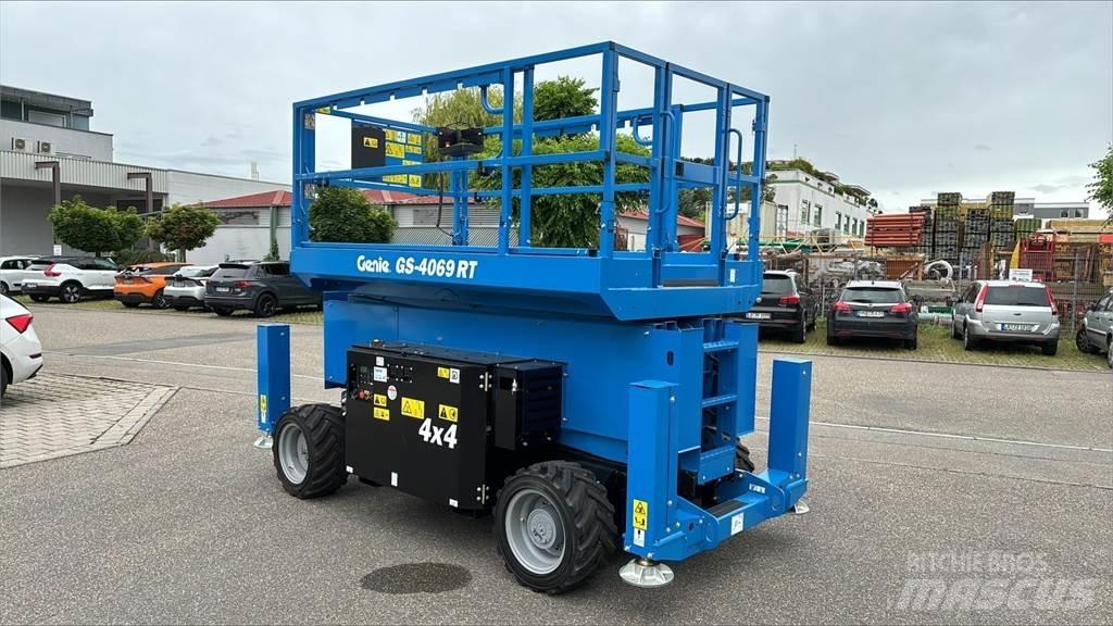 Genie GS-4069 RT Saxliftar