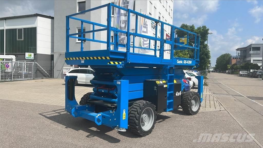 Genie GS-4390RT Saxliftar
