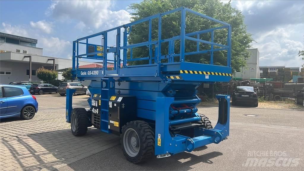 Genie GS-4390RT Saxliftar