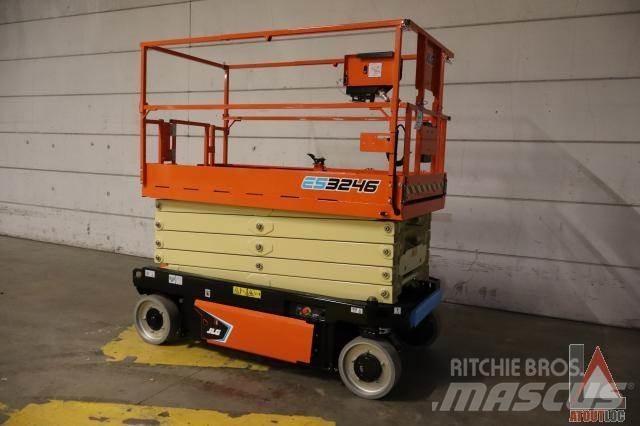 JLG 3246ES Bomliftar