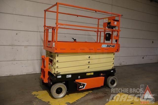 JLG 3246ES Bomliftar