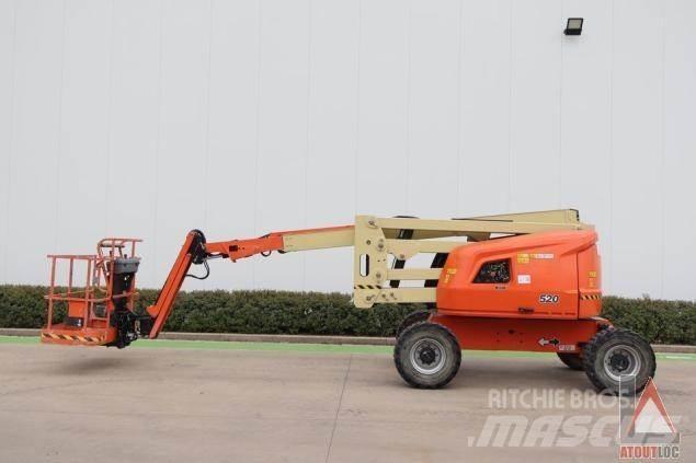 JLG 520AJ Bomliftar