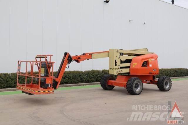 JLG 520AJ Bomliftar
