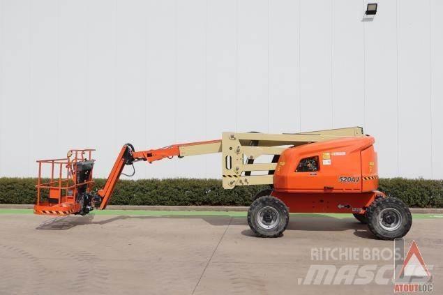 JLG 520AJ Bomliftar