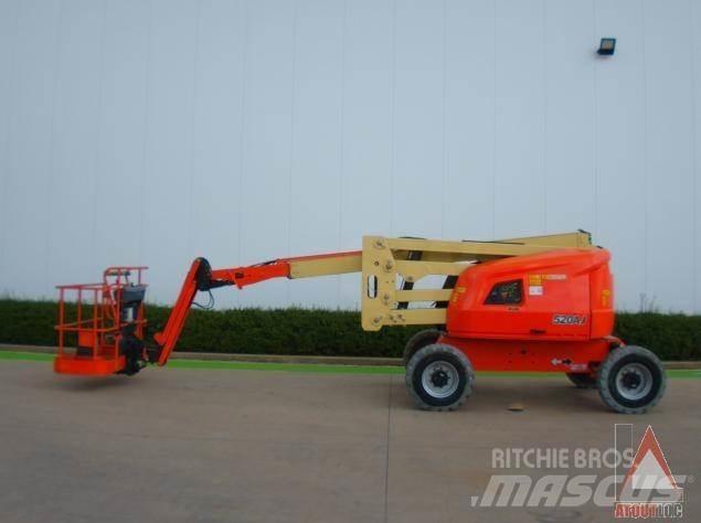 JLG 520AJ Bomliftar