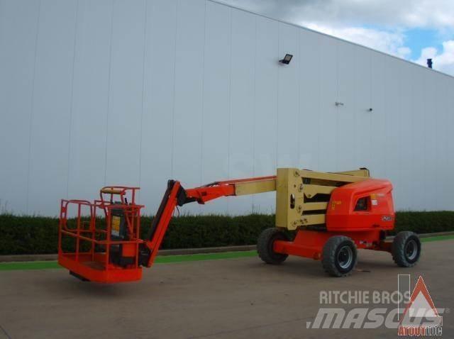 JLG 520AJ Bomliftar