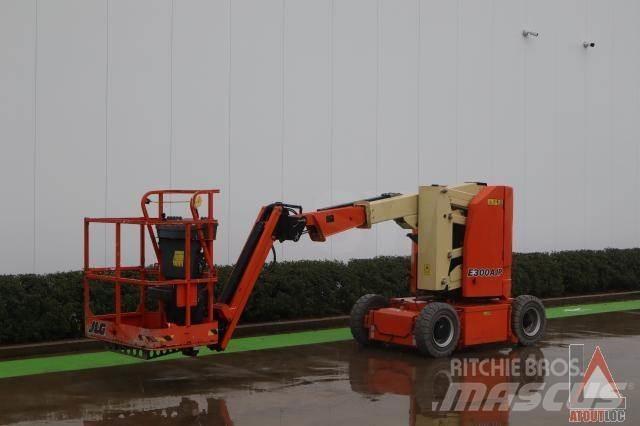 JLG E300AJP Bomliftar