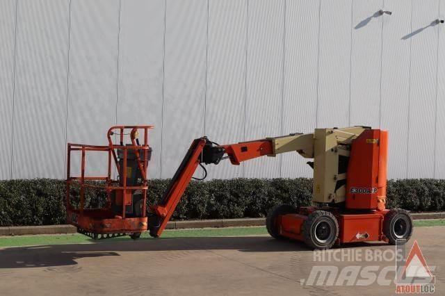 JLG E300AJP Bomliftar
