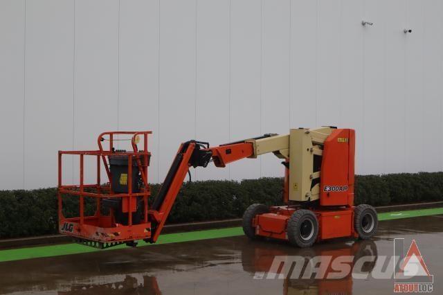 JLG E300AJP Bomliftar
