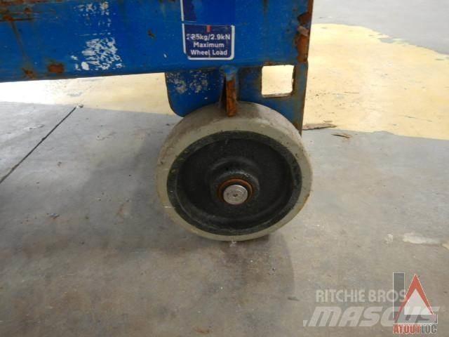 JLG POWER TOWER Bomliftar