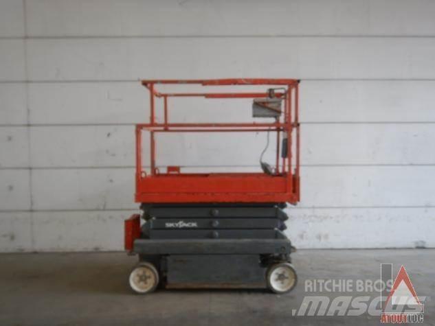 SkyJack SJ3219 Bomliftar