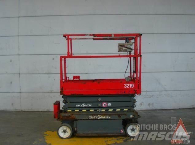 SkyJack SJ3219 Bomliftar