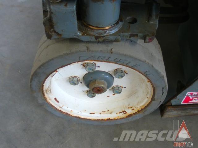 SkyJack SJ3219 Bomliftar