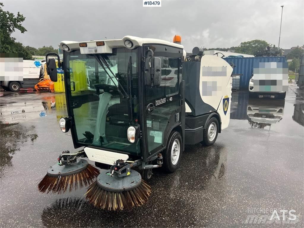 Boschung S2 sweeper Sopmaskiner