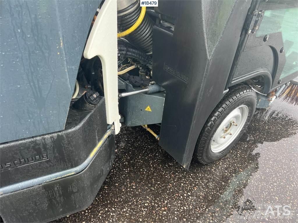 Boschung S2 sweeper Sopmaskiner