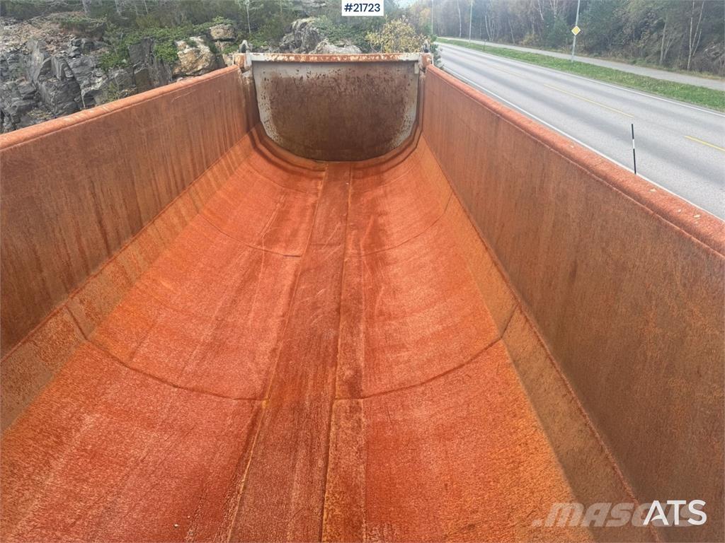 Carnehl Tippsemi. Tipptrailer