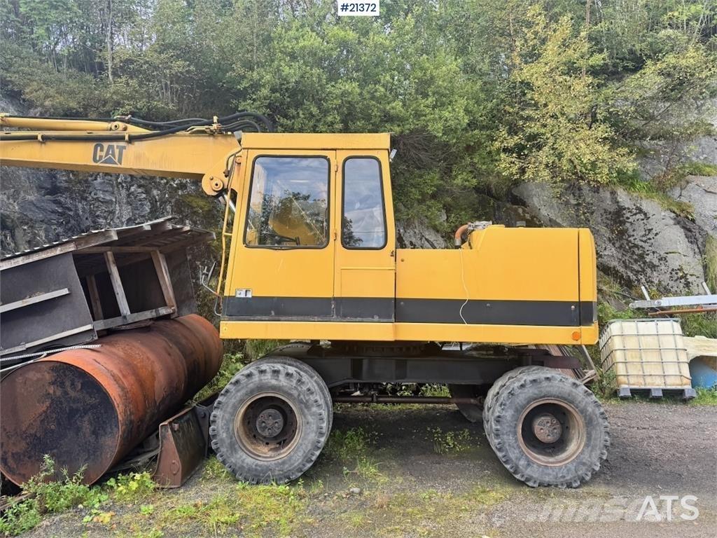 CAT 212B Hjulgrävare