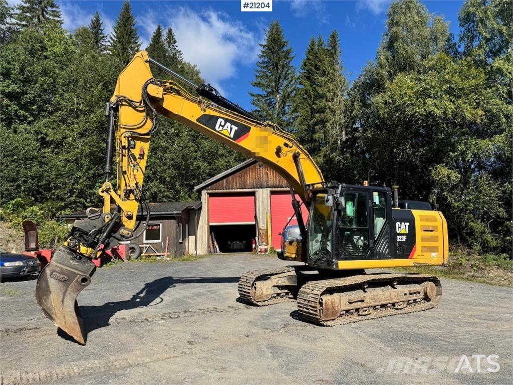 CAT 323FL Bandgrävare