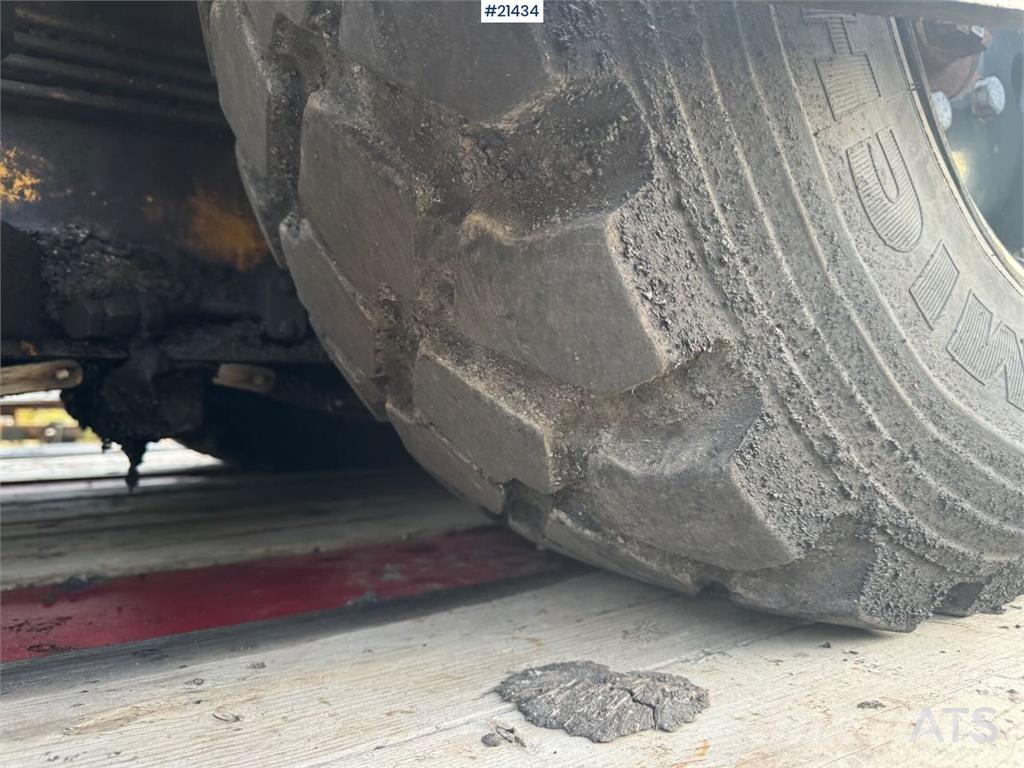 CAT AP 300 Asfaltsläggningsmaskiner