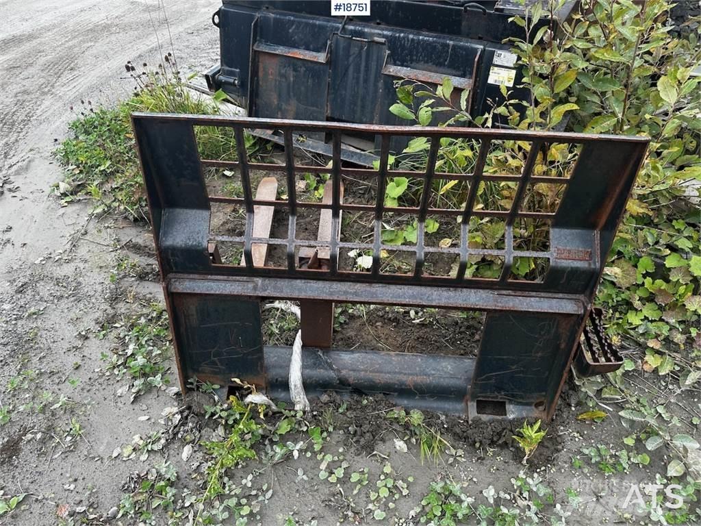 CAT Pallet Forks Entreprenad - Övrigt