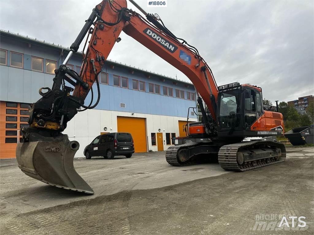 Doosan DX225LC Bandgrävare