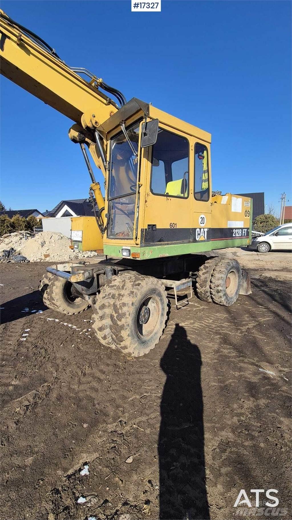 CAT 212BFT Hjulgrävare