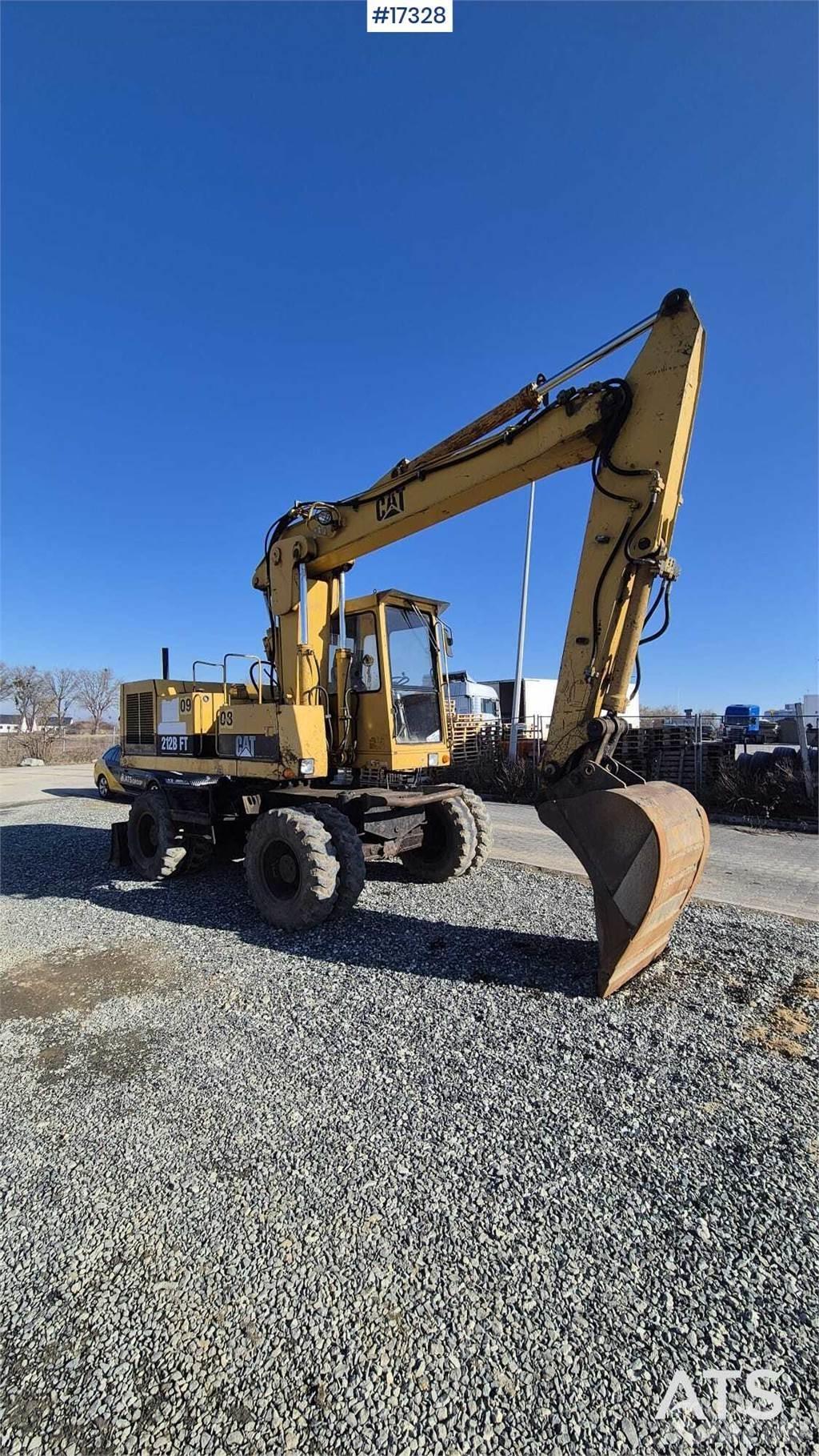 CAT 212BFT Hjulgrävare