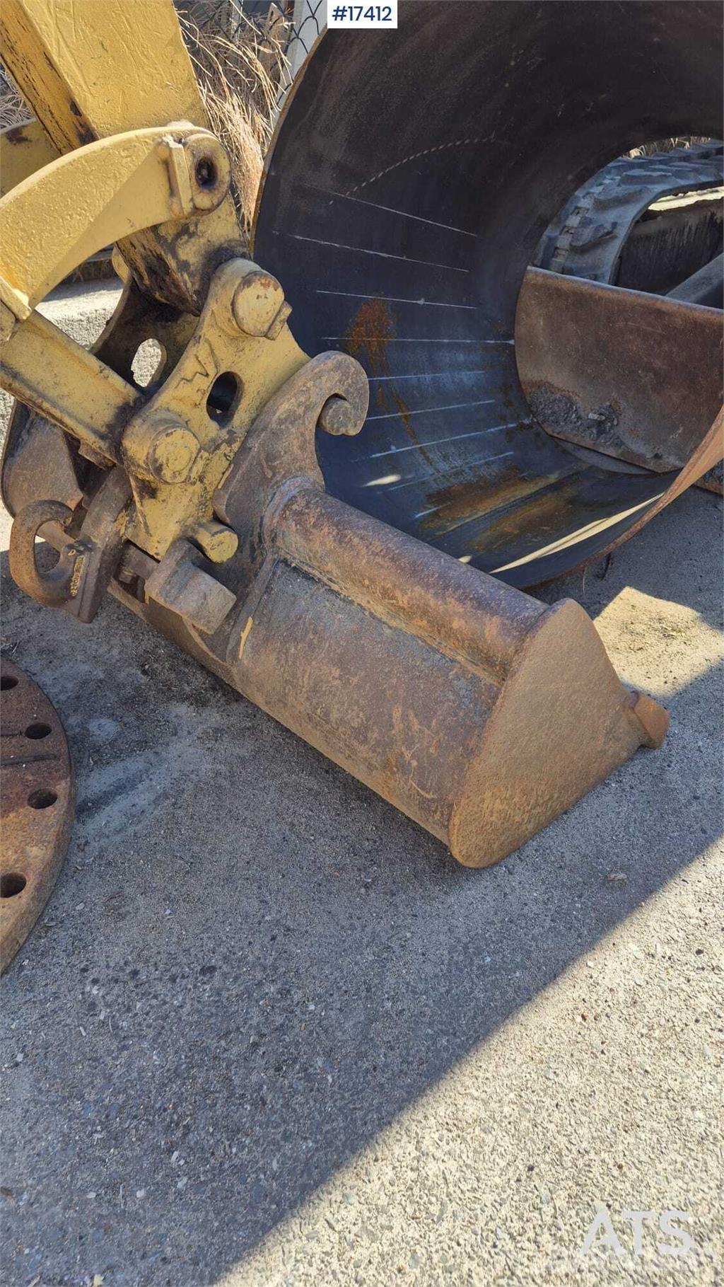 CAT 302.5 Minigrävare < 7t