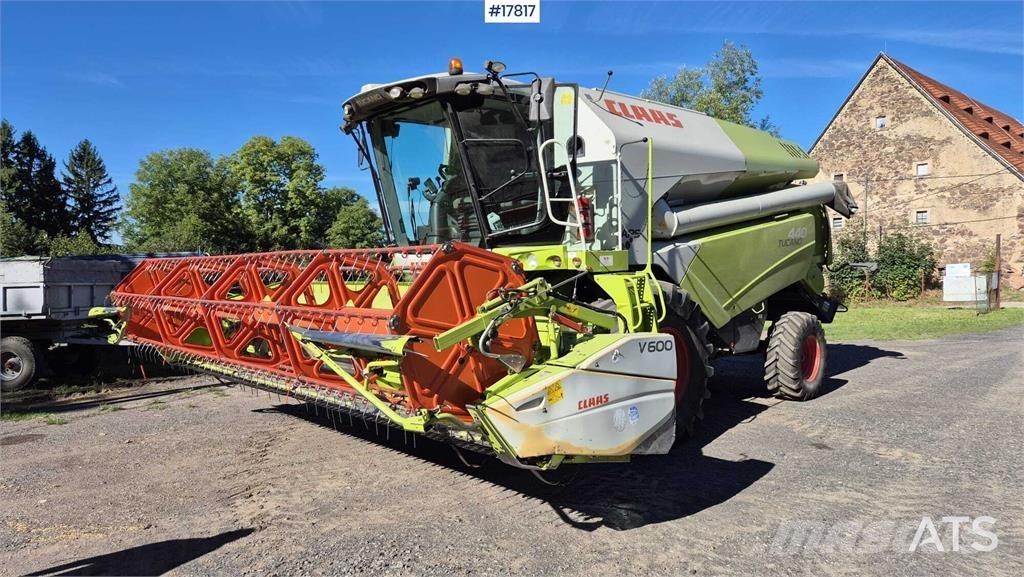 CLAAS Tucano 440 Skördetröskor