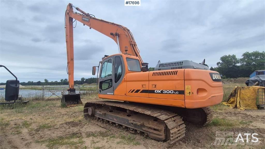 Doosan DX 300 LC Bandgrävare