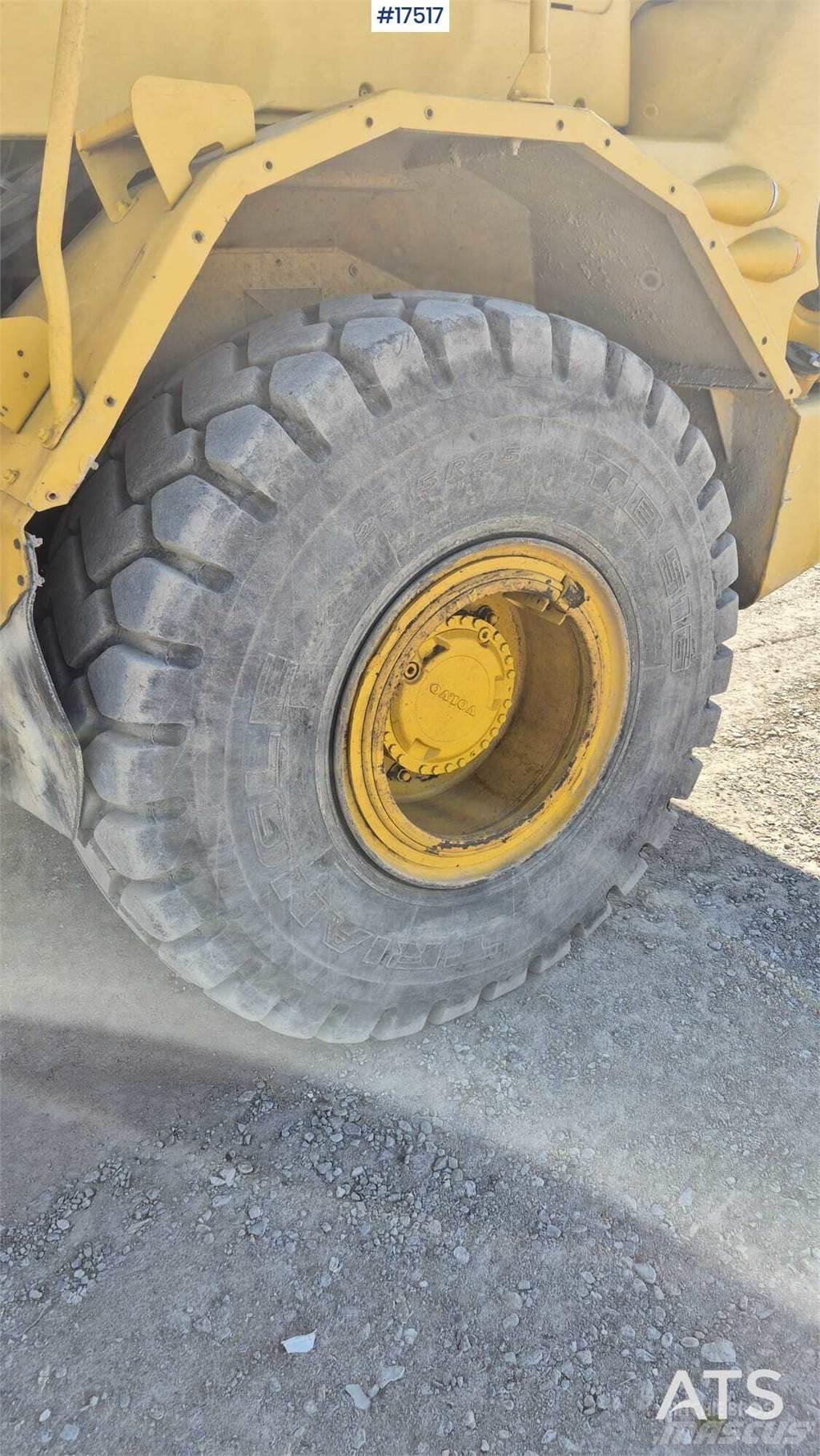Volvo A25D Midjestyrd dumper
