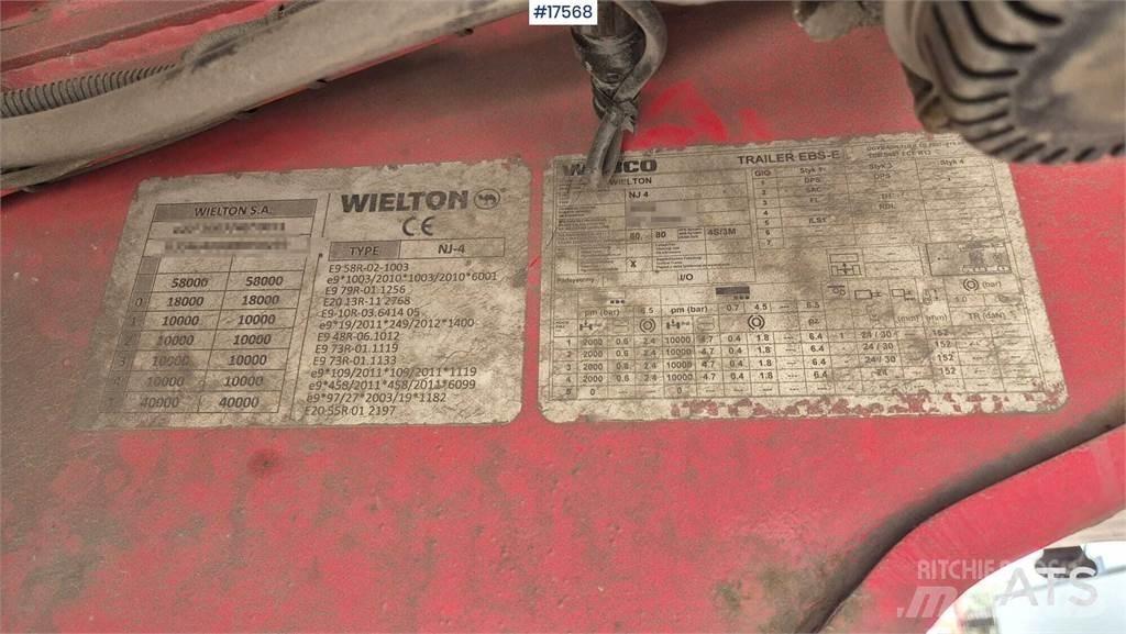 Wielton NJ 4 Låg lastande semi trailer