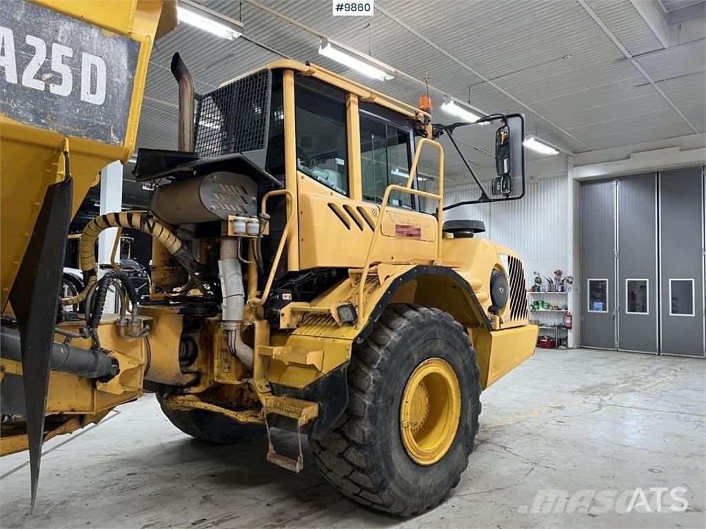 Volvo A25D Midjestyrd dumper